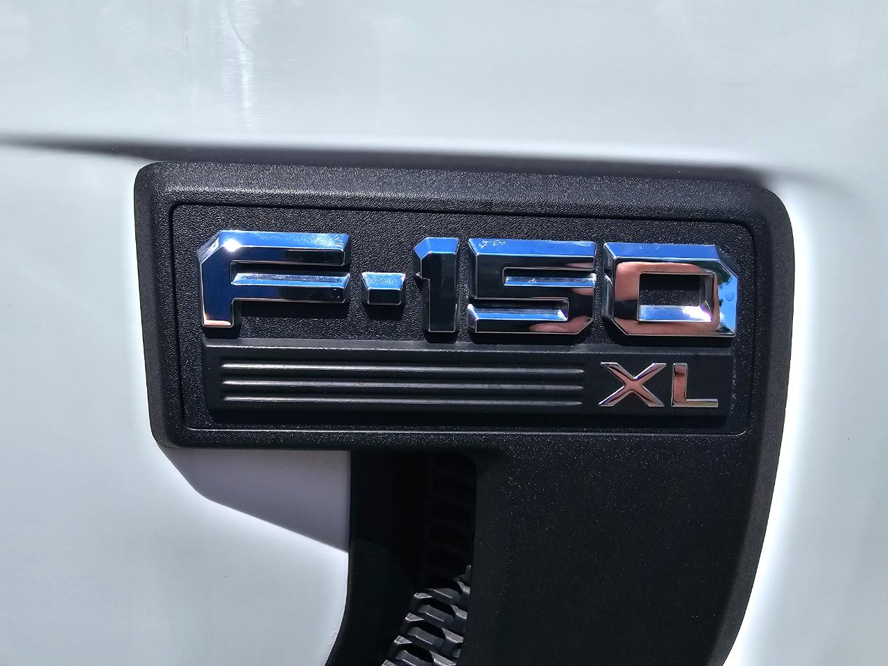Ford F-150 4WD Reg Cab 141" XL 2021