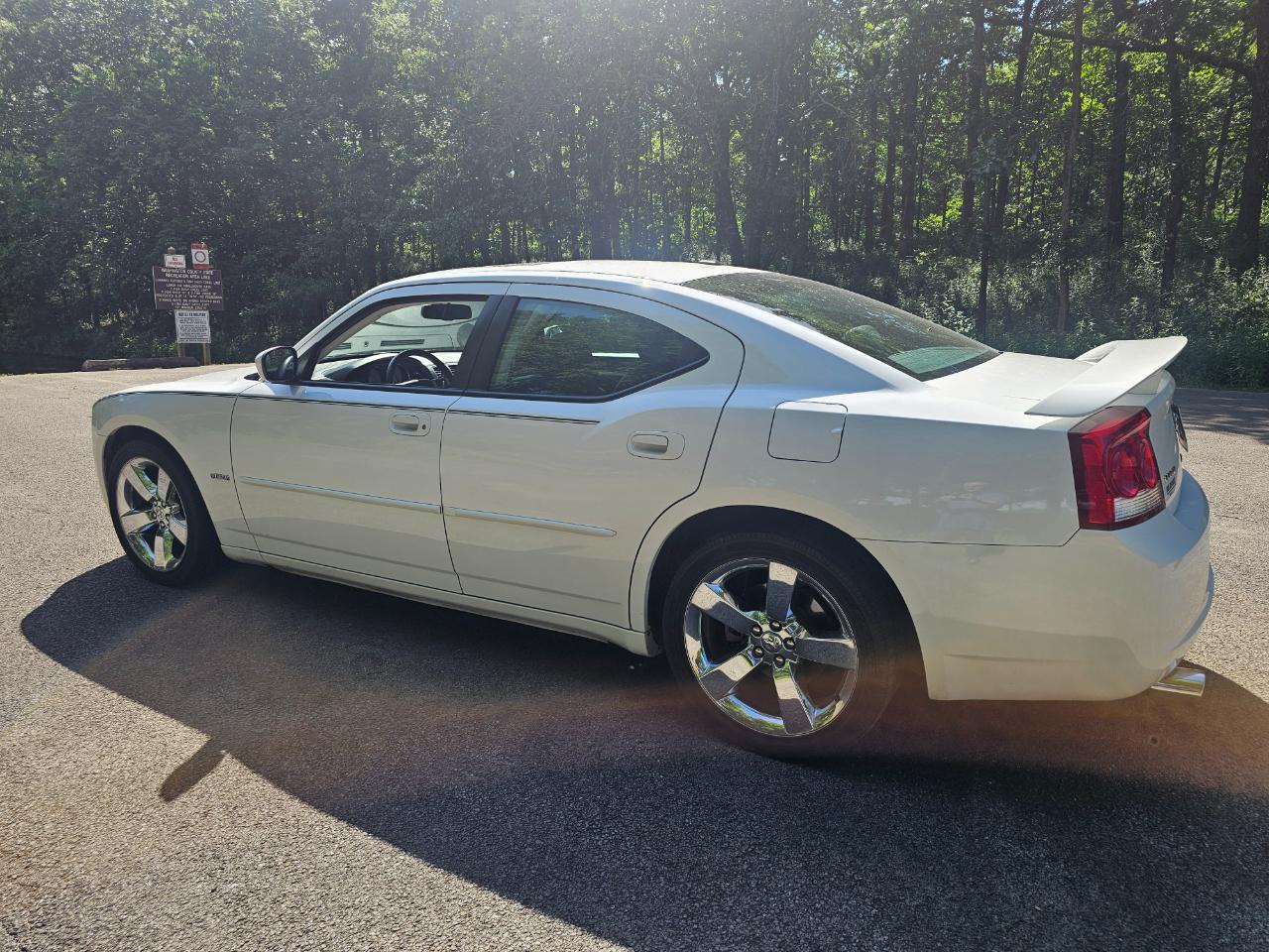 Dodge Charger 4dr Sdn R/T RWD 2010