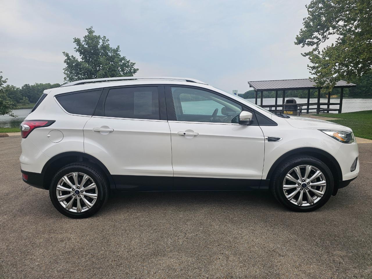 Ford Escape Titanium 4WD 2017
