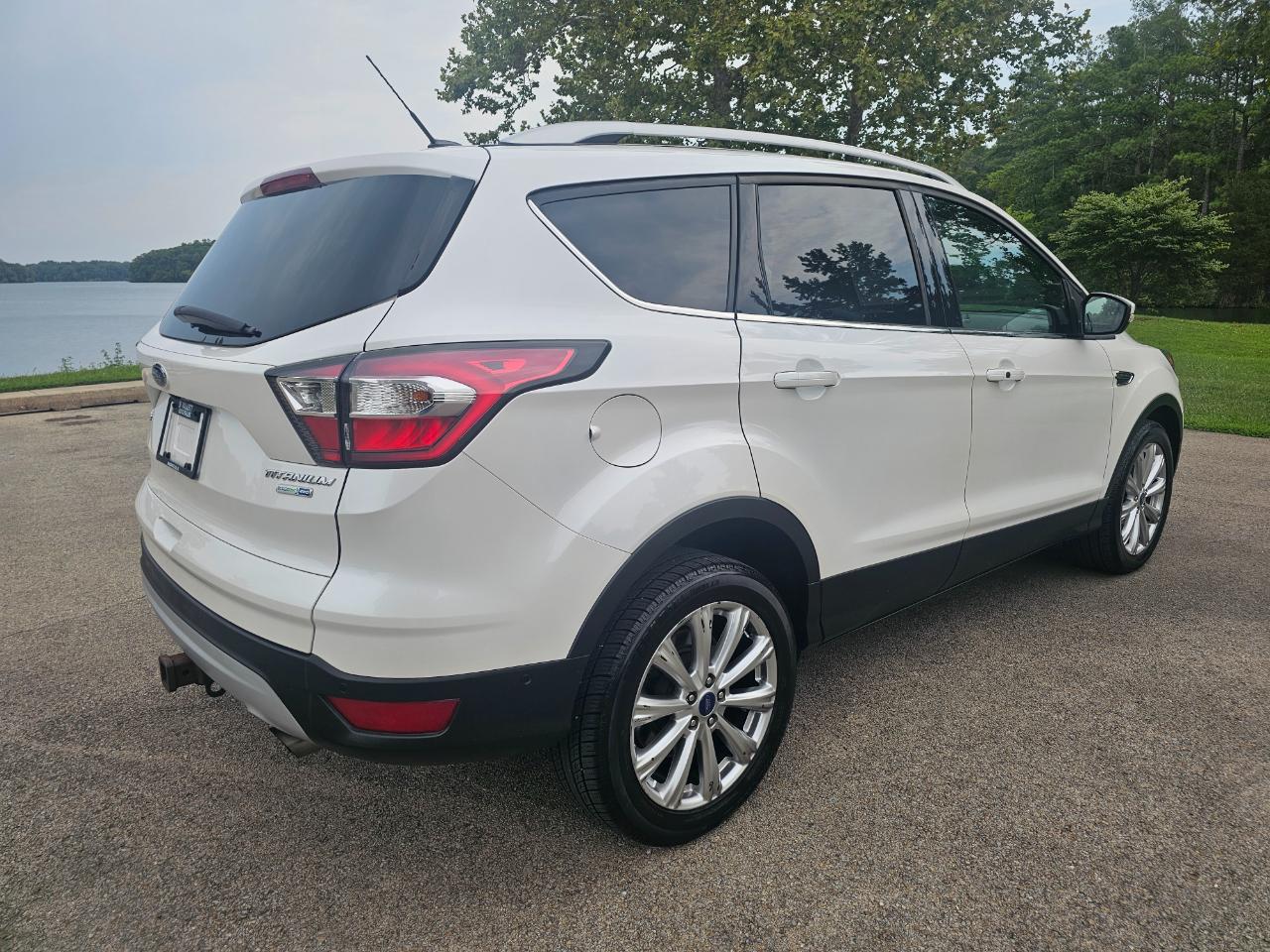 Ford Escape Titanium 4WD 2017
