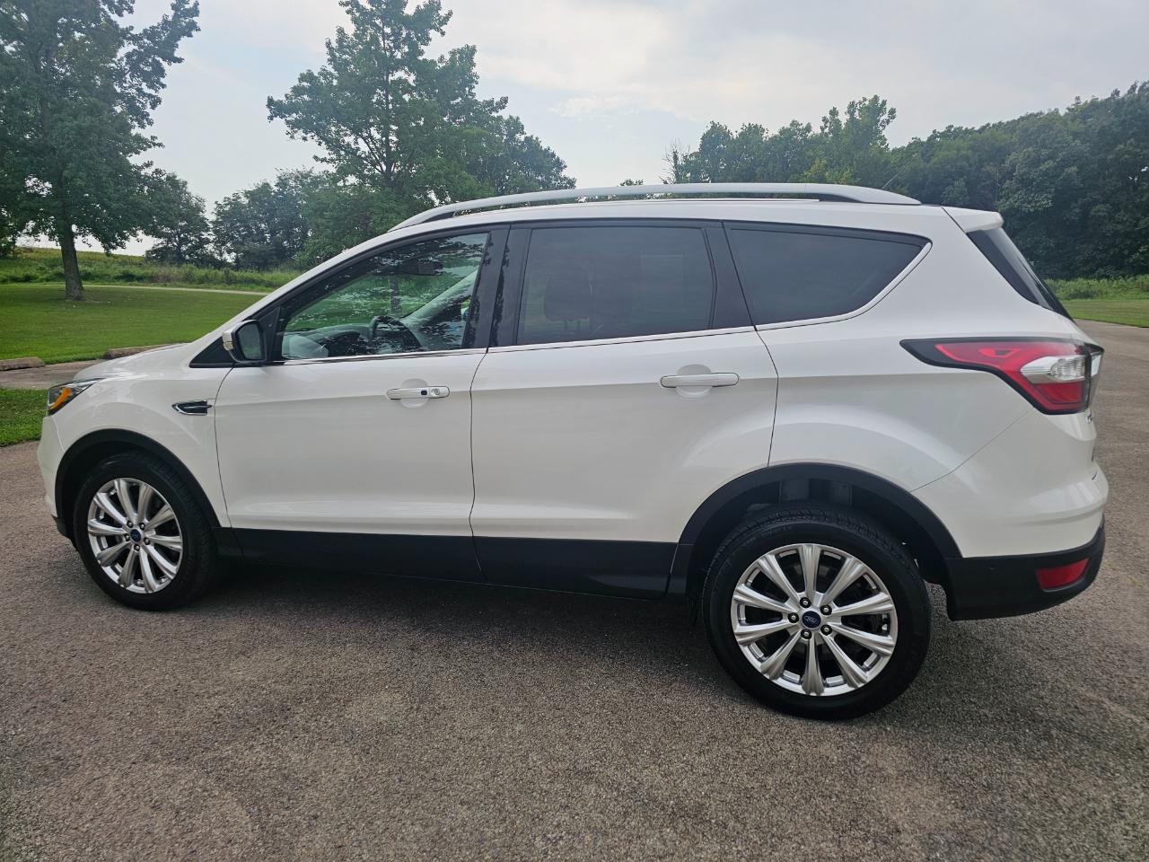Ford Escape Titanium 4WD 2017