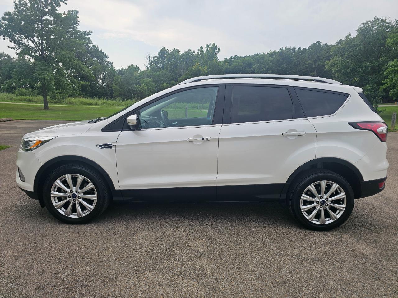 Ford Escape Titanium 4WD 2017