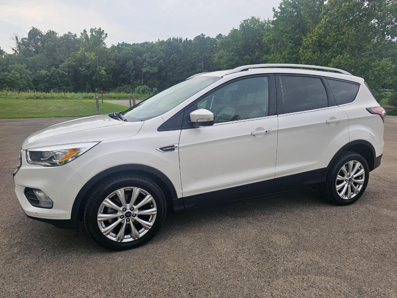 Ford Escape Titanium 4WD 2017