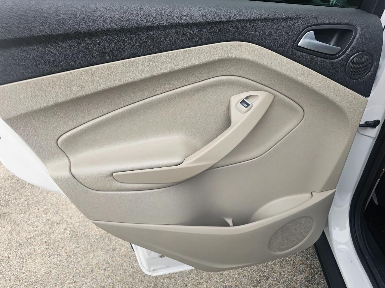 Ford Escape Titanium 4WD 2017