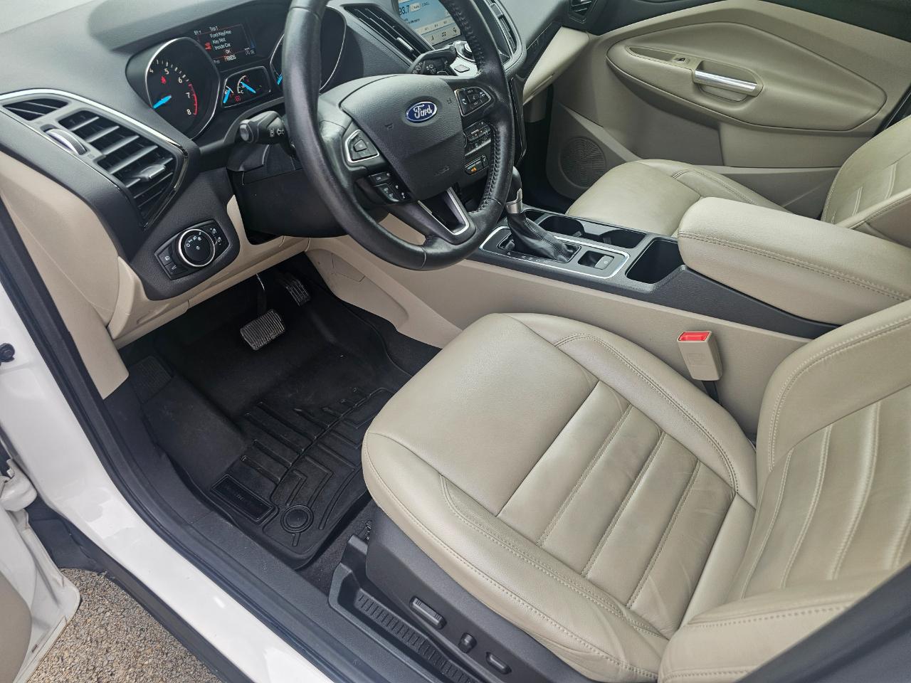 Ford Escape Titanium 4WD 2017