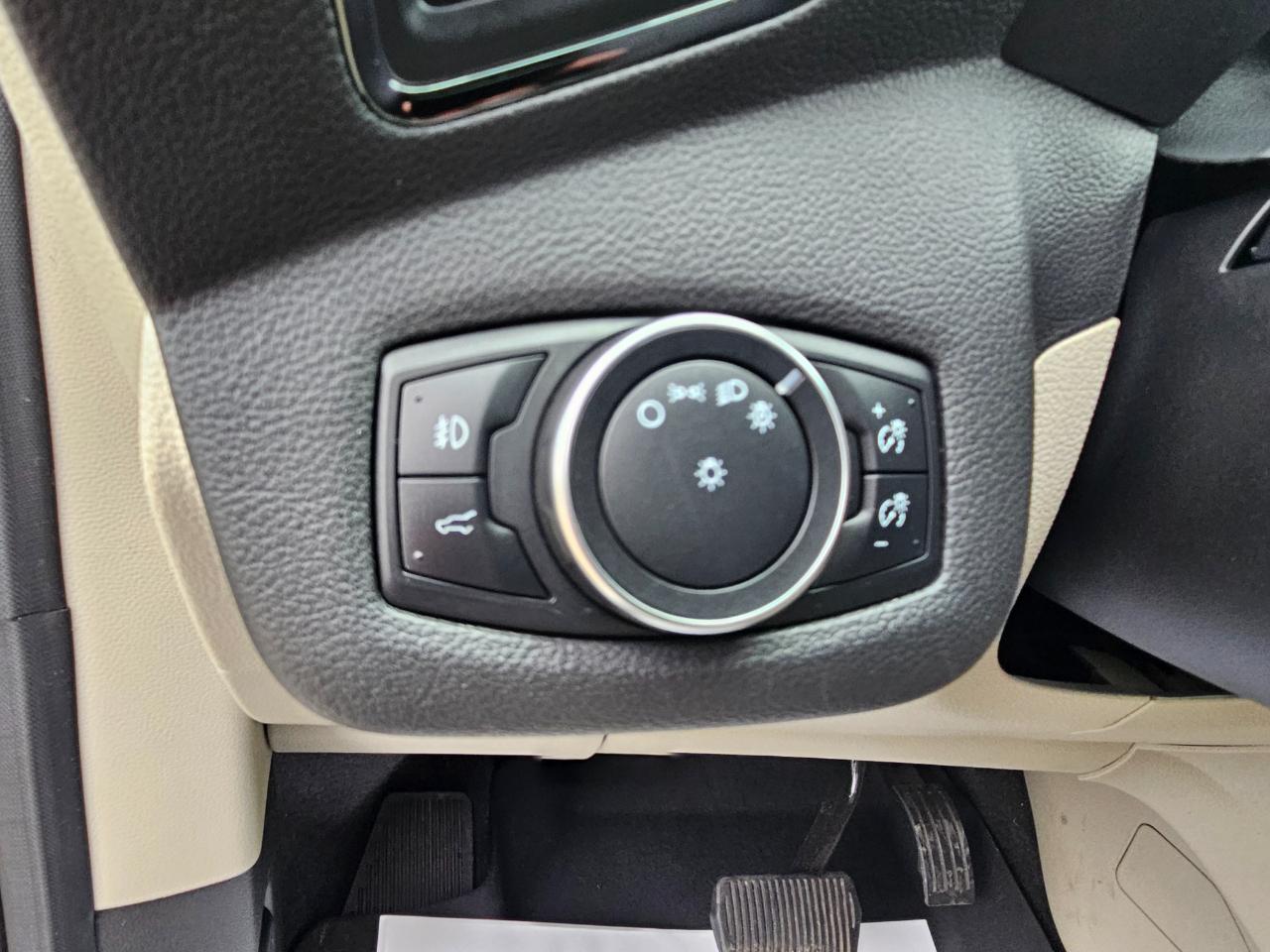 Ford Escape Titanium 4WD 2017