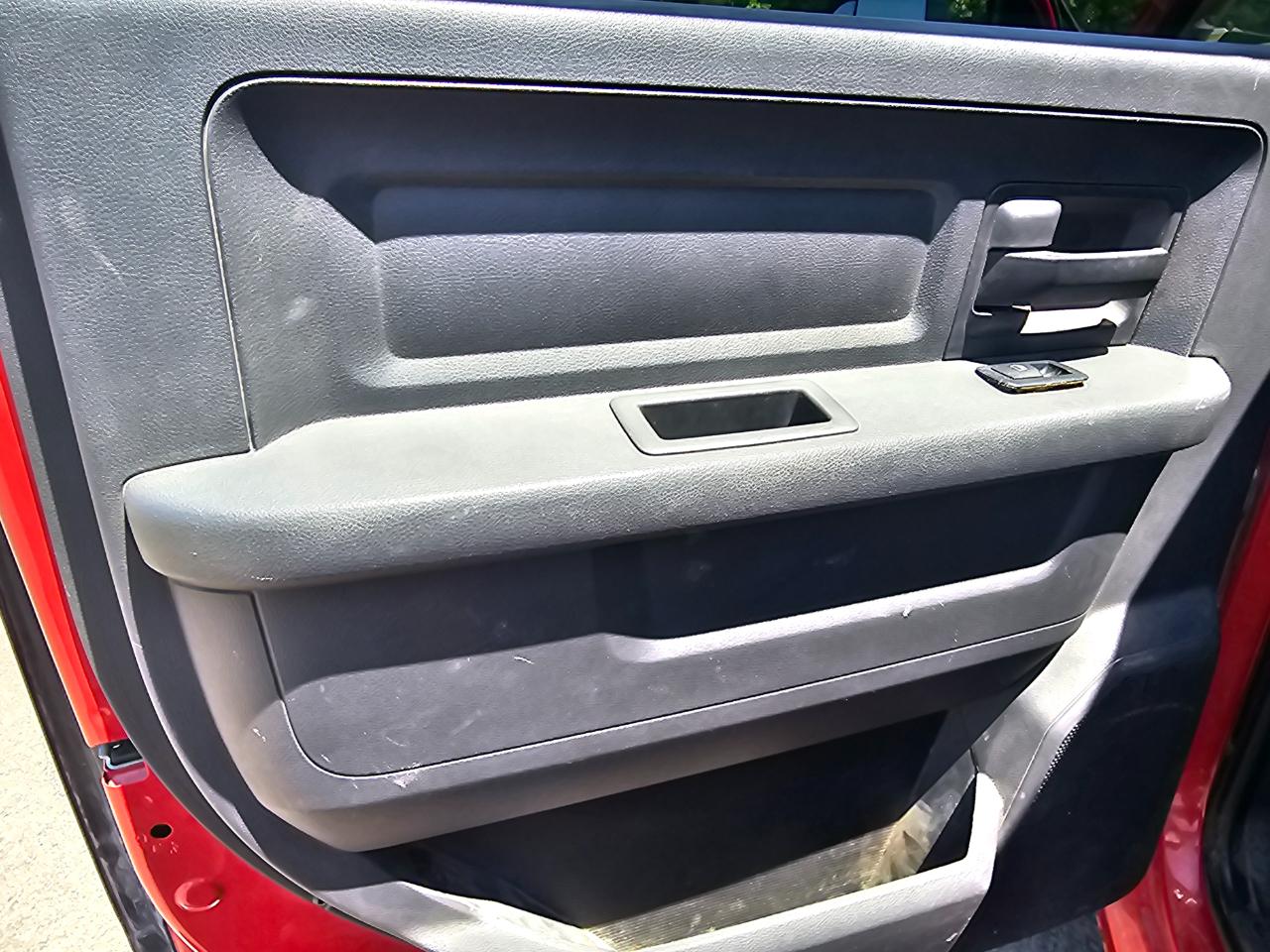 RAM 2500 4WD Crew Cab 149" ST 2011