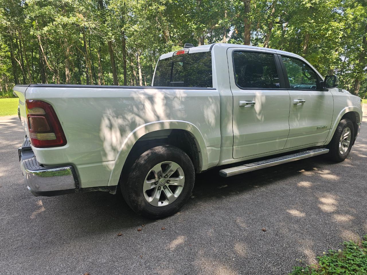 RAM 1500 Laramie 4x4 Crew Cab 5'7" Box 2019