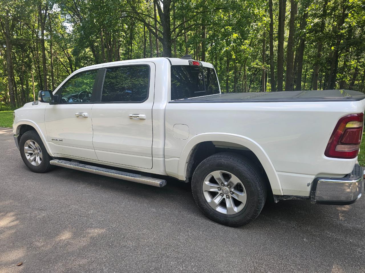 RAM 1500 Laramie 4x4 Crew Cab 5'7" Box 2019