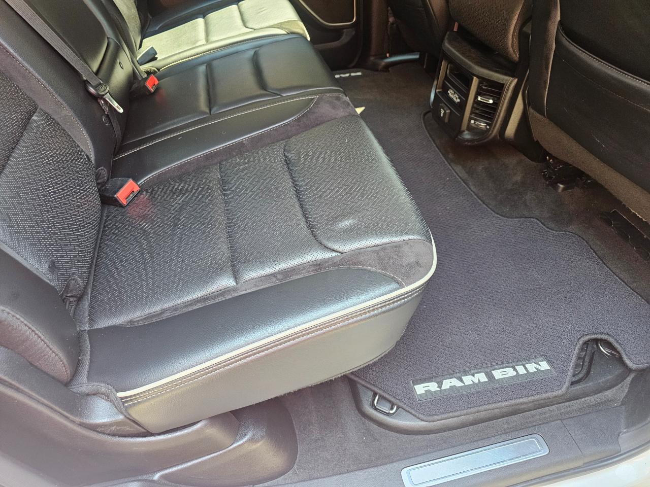 RAM 1500 Laramie 4x4 Crew Cab 5'7" Box 2019