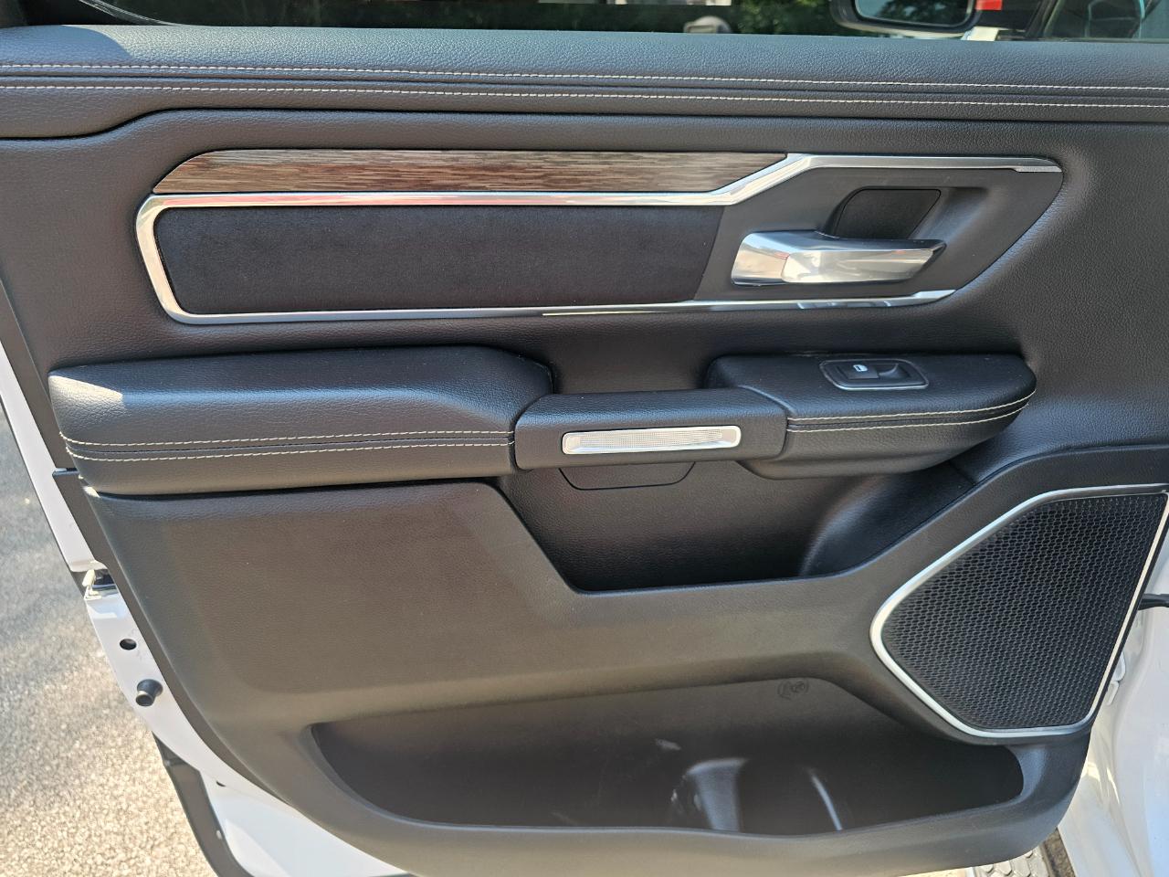 RAM 1500 Laramie 4x4 Crew Cab 5'7" Box 2019