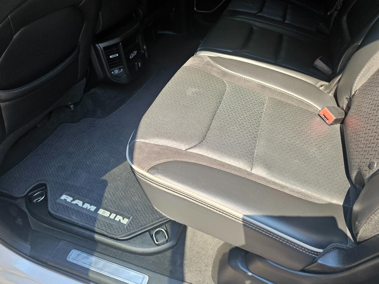 RAM 1500 Laramie 4x4 Crew Cab 5'7" Box 2019