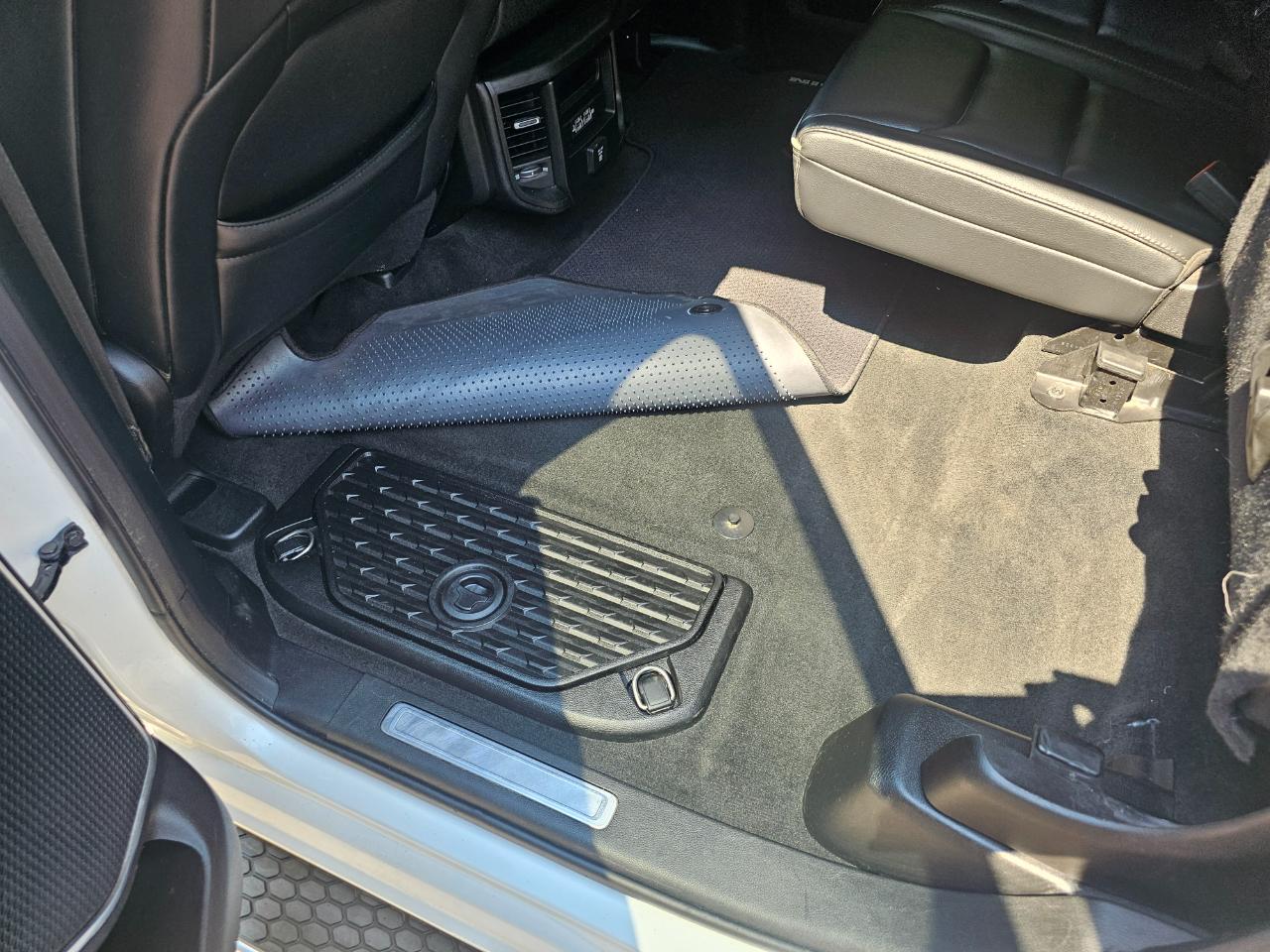 RAM 1500 Laramie 4x4 Crew Cab 5'7" Box 2019