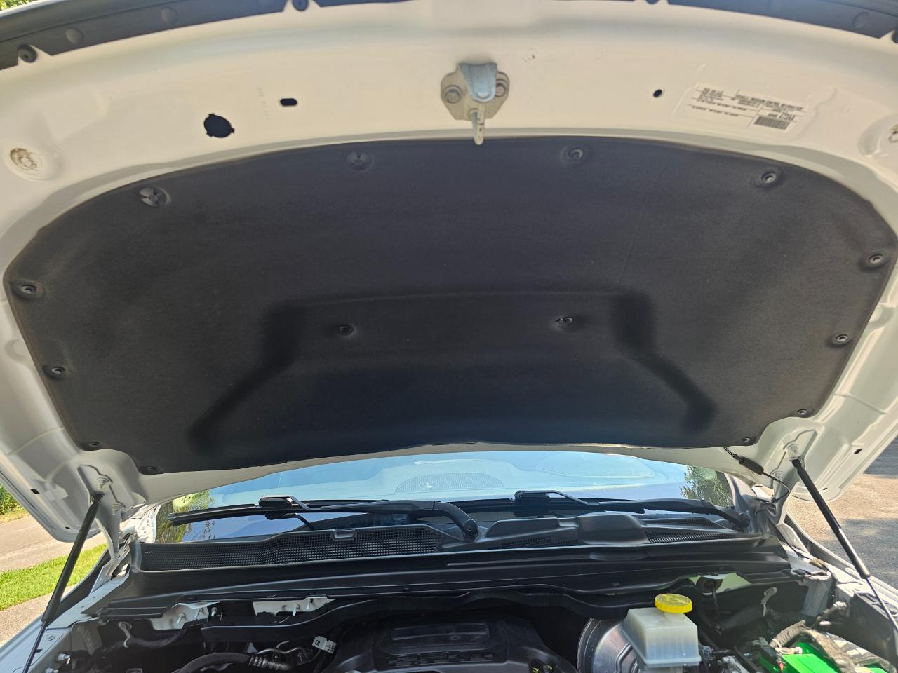 RAM 1500 Laramie 4x4 Crew Cab 5'7" Box 2019