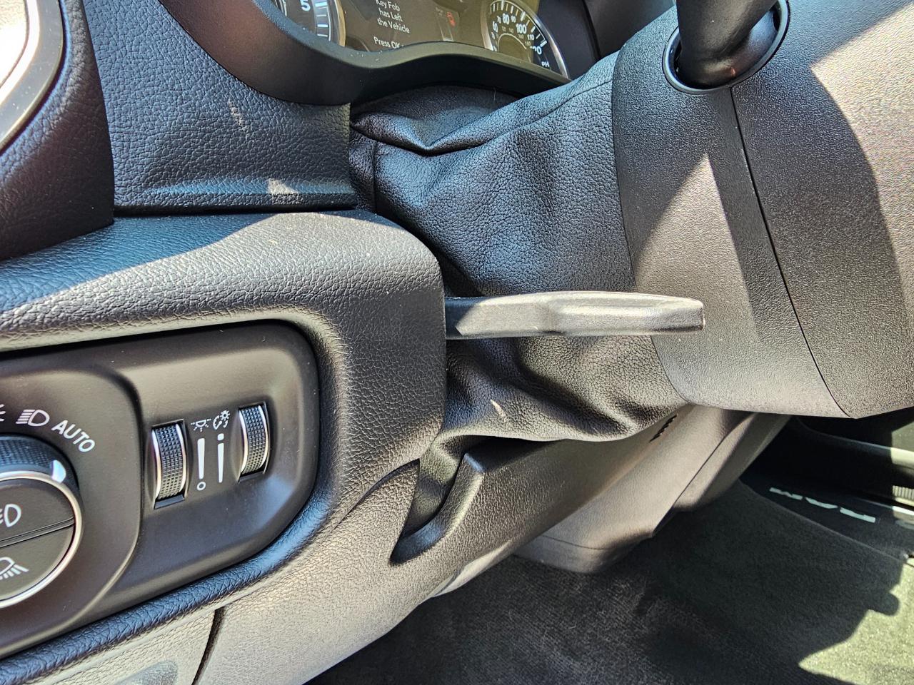 RAM 1500 Laramie 4x4 Crew Cab 5'7" Box 2019