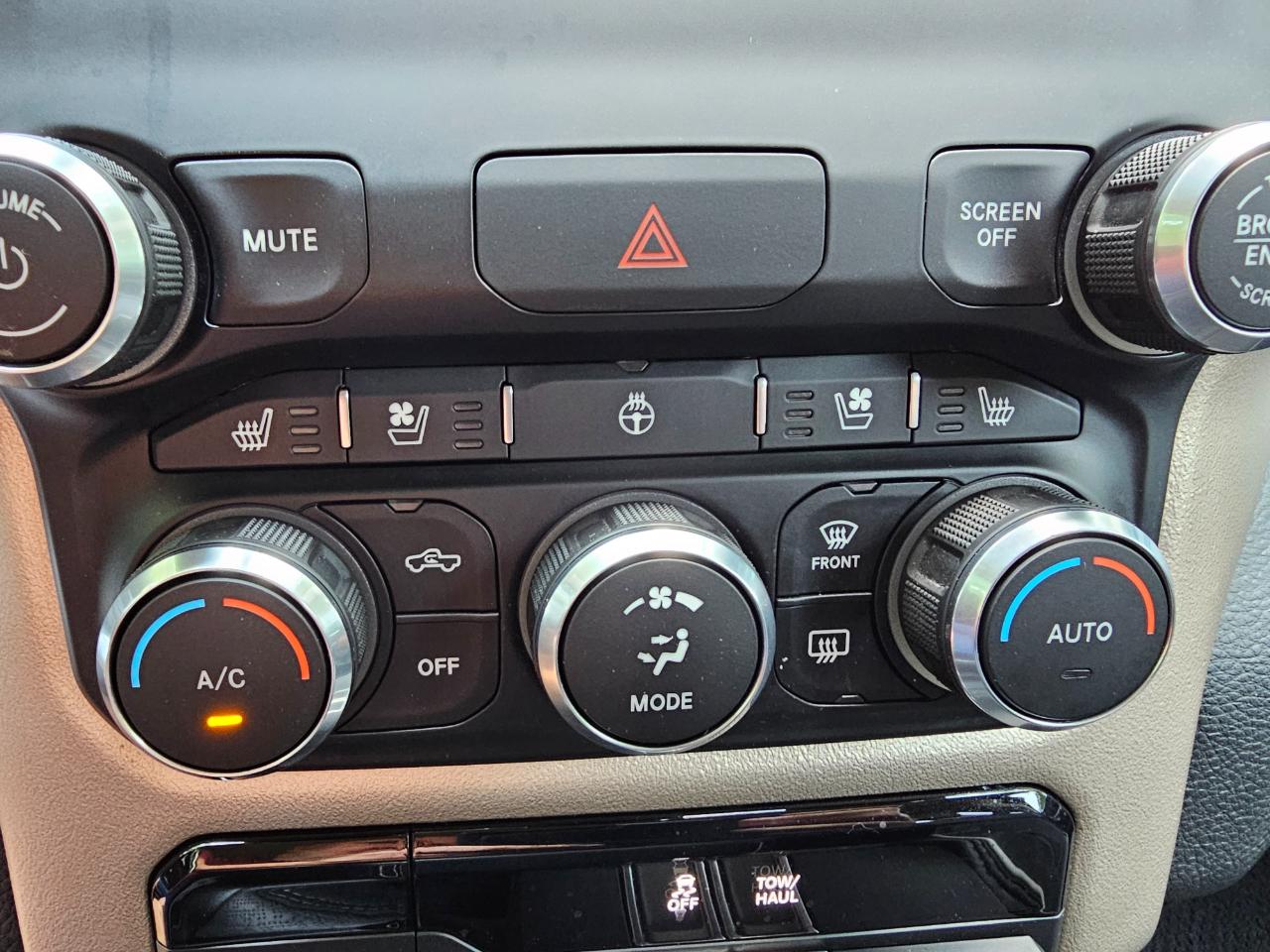 RAM 1500 Laramie 4x4 Crew Cab 5'7" Box 2019
