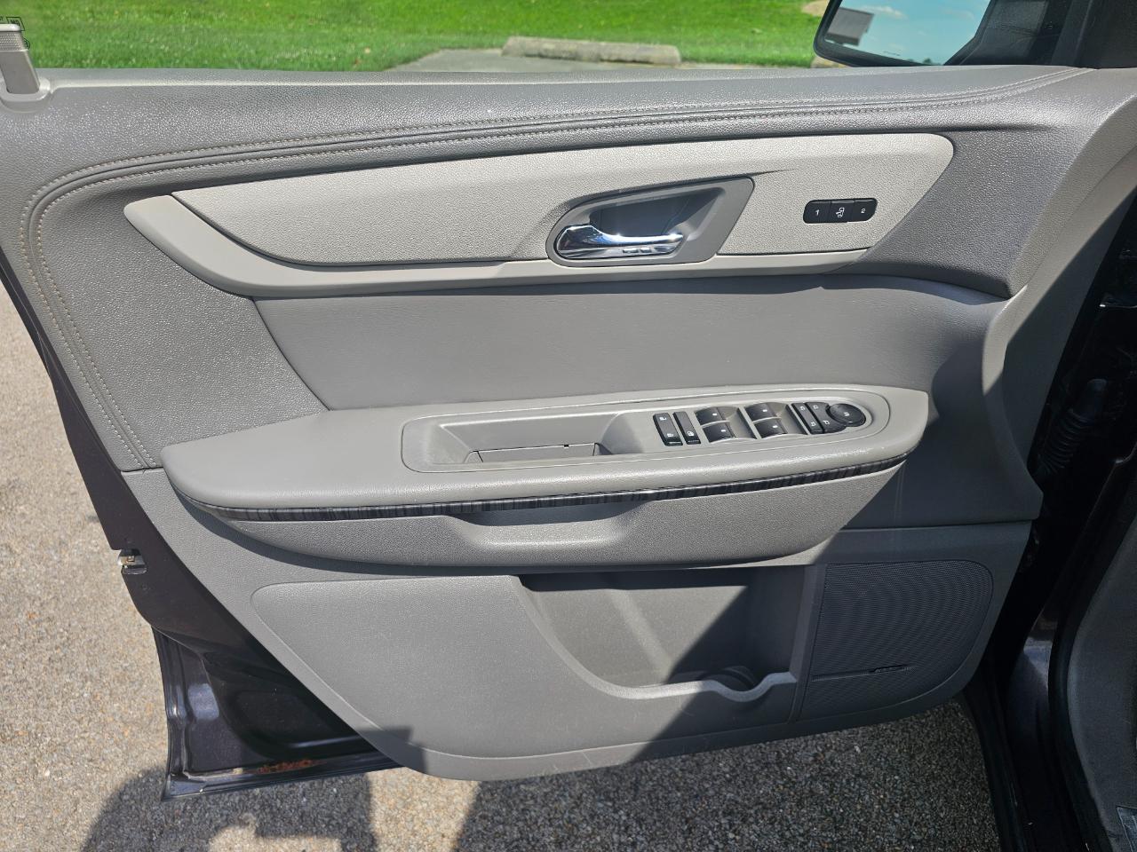 Chevrolet Traverse FWD 4dr LTZ 2013