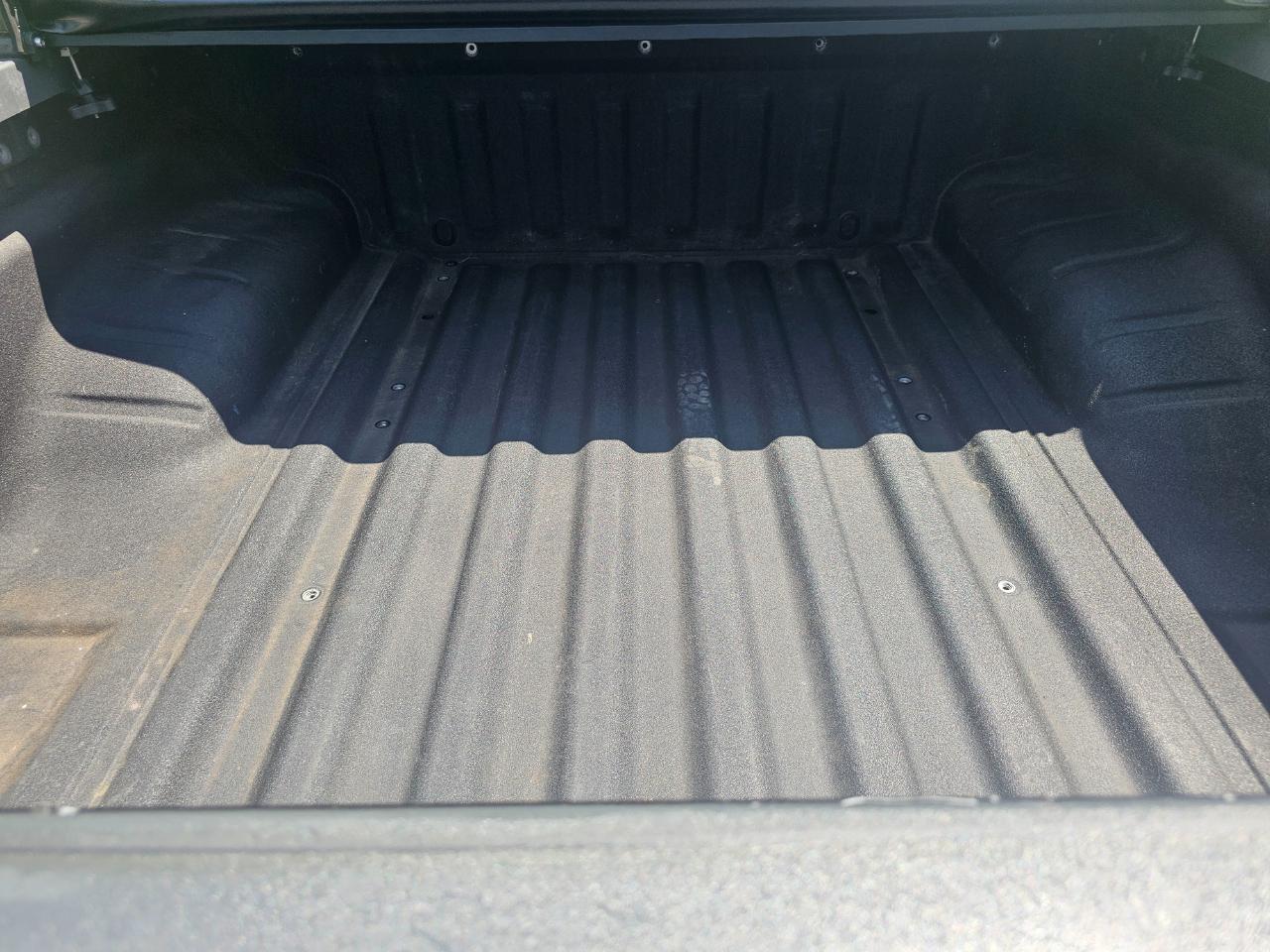 Nissan Frontier 2WD Crew Cab SWB Auto SV 2015