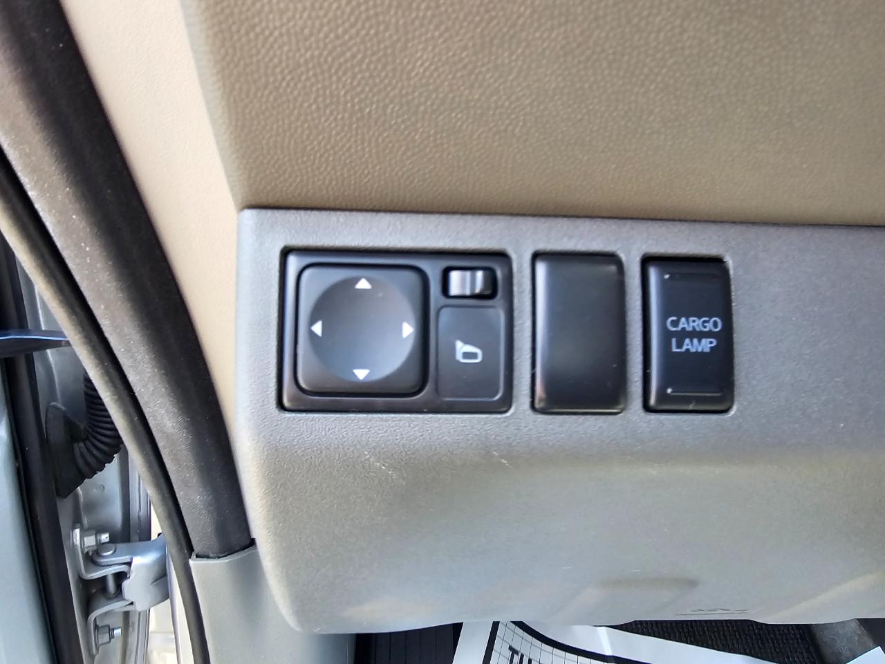 Nissan Frontier 2WD Crew Cab SWB Auto SV 2015