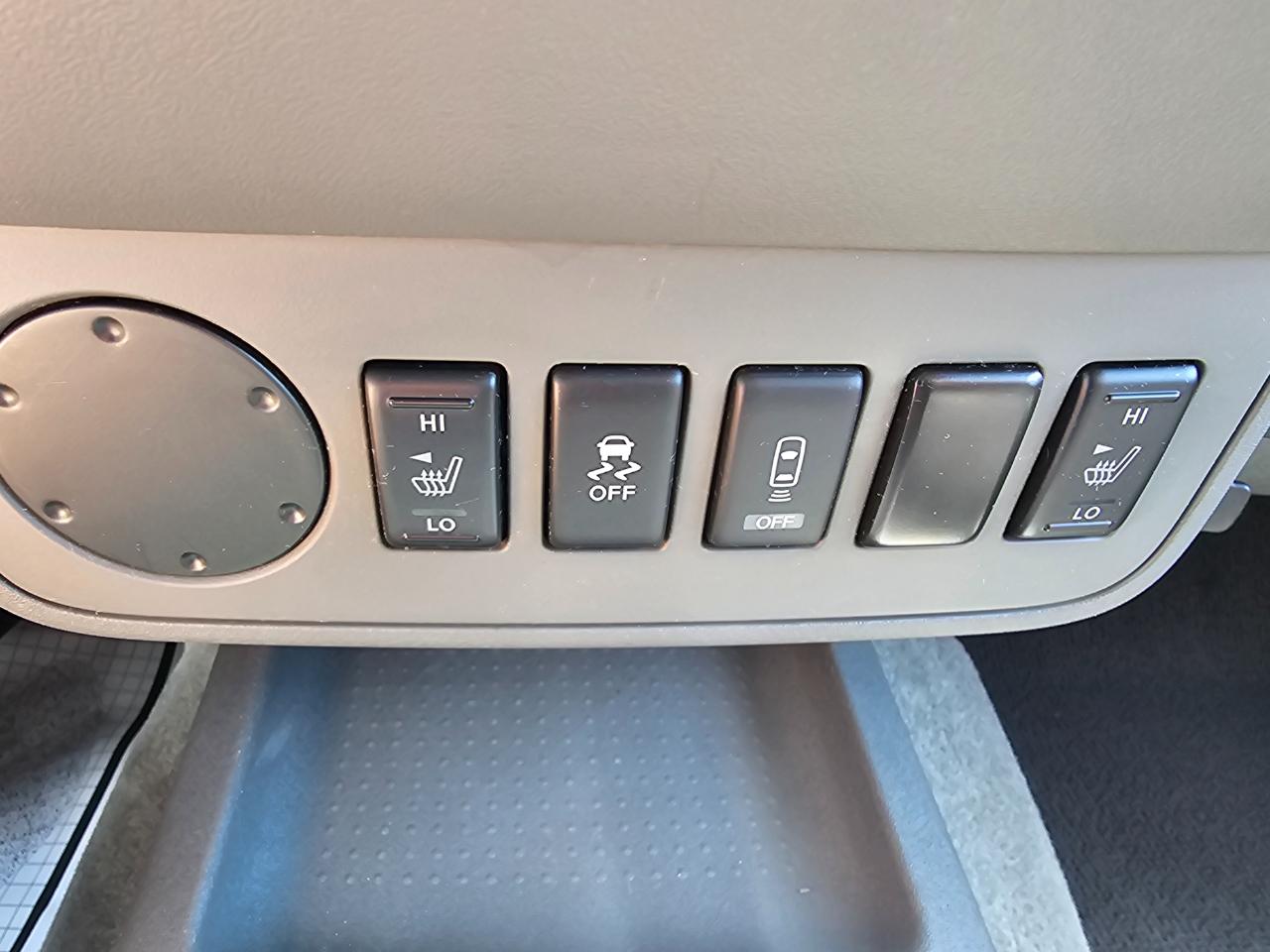 Nissan Frontier 2WD Crew Cab SWB Auto SV 2015