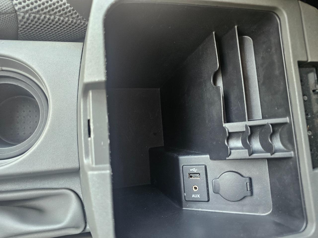 Nissan Frontier 2WD Crew Cab SWB Auto SV 2015