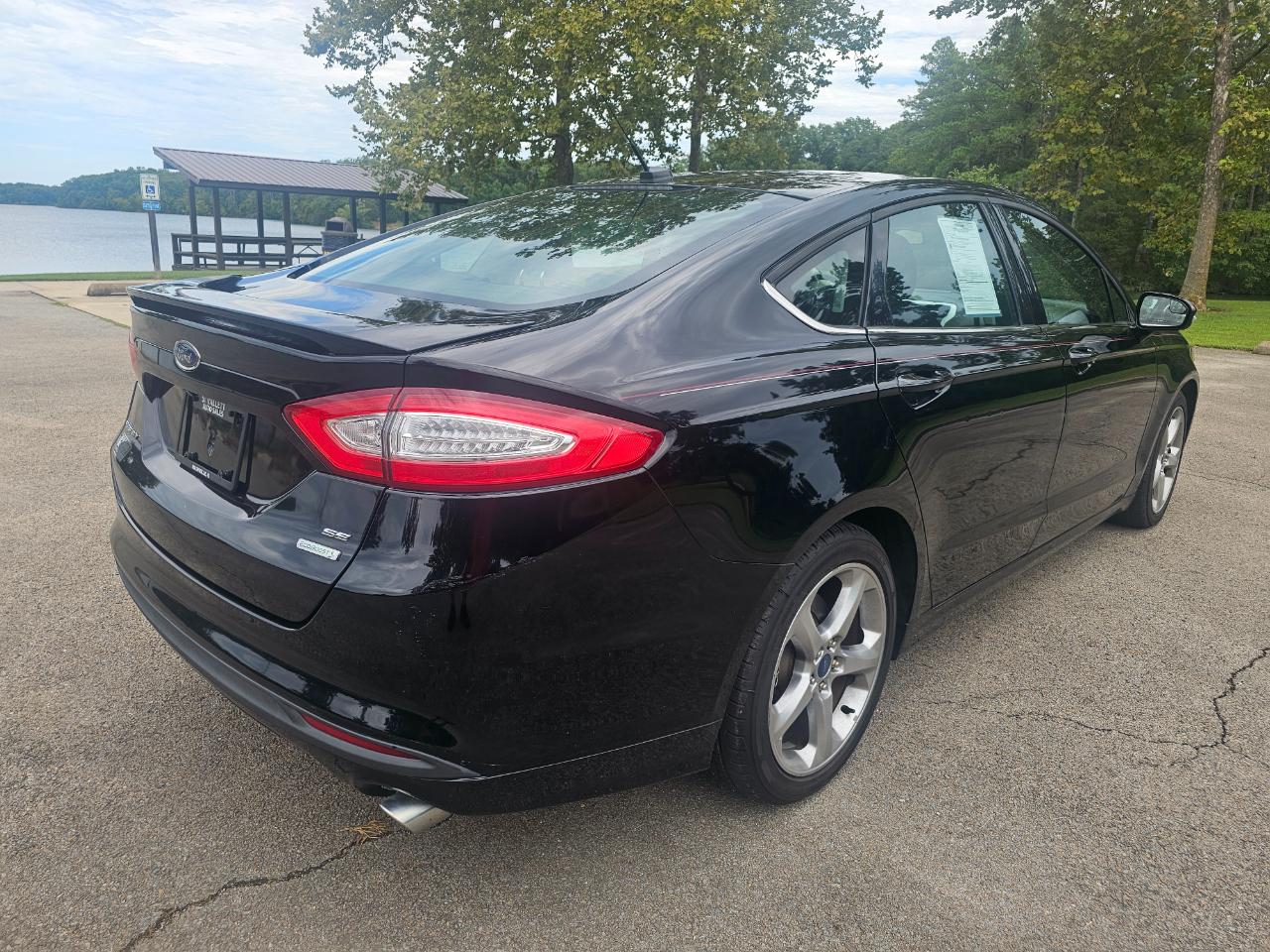 Ford Fusion 4dr Sdn SE FWD 2016