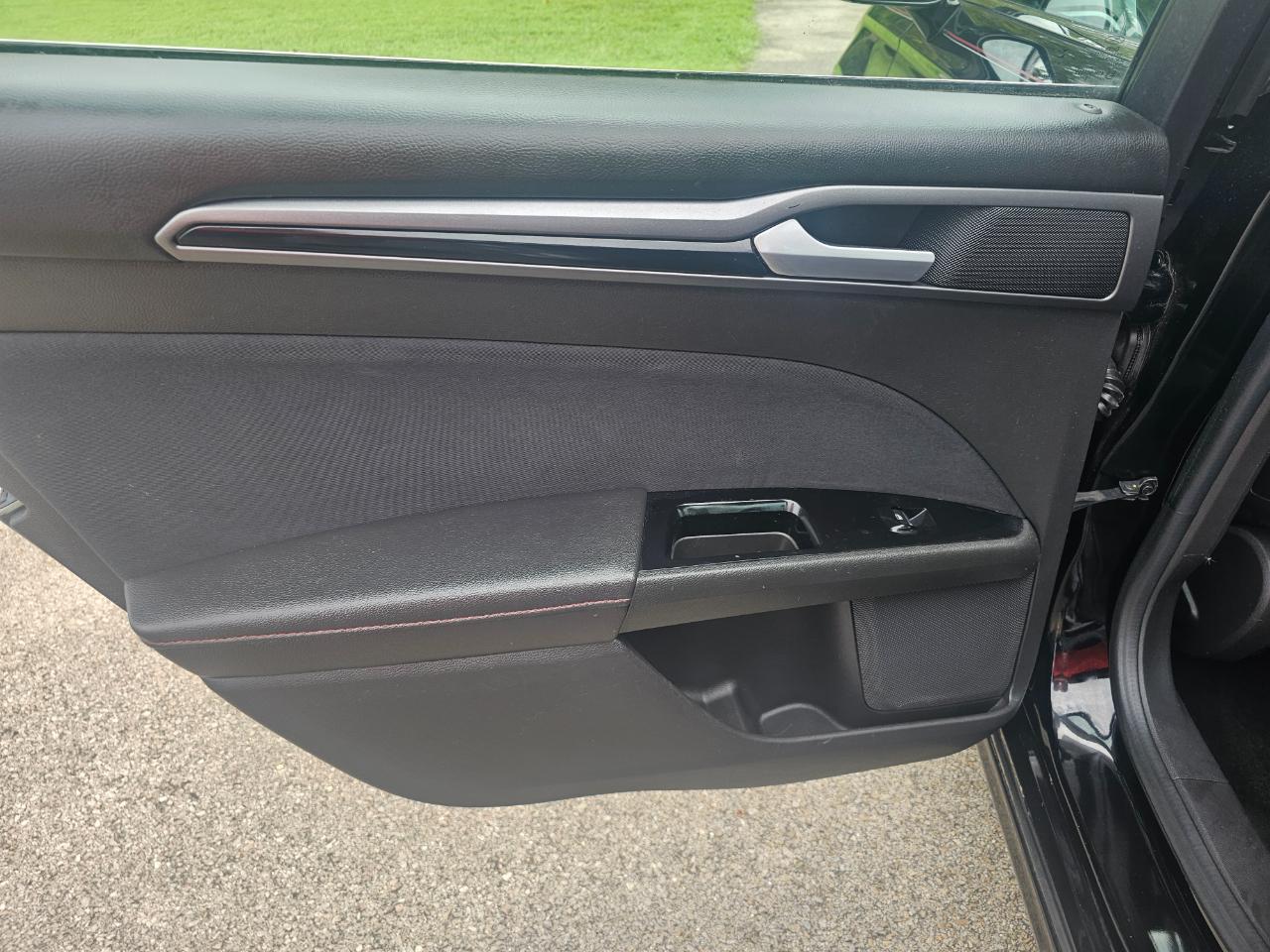 Ford Fusion 4dr Sdn SE FWD 2016