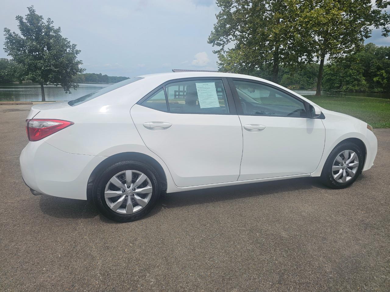 Toyota Corolla 4dr Sdn CVT LE Premium (Natl) 2015