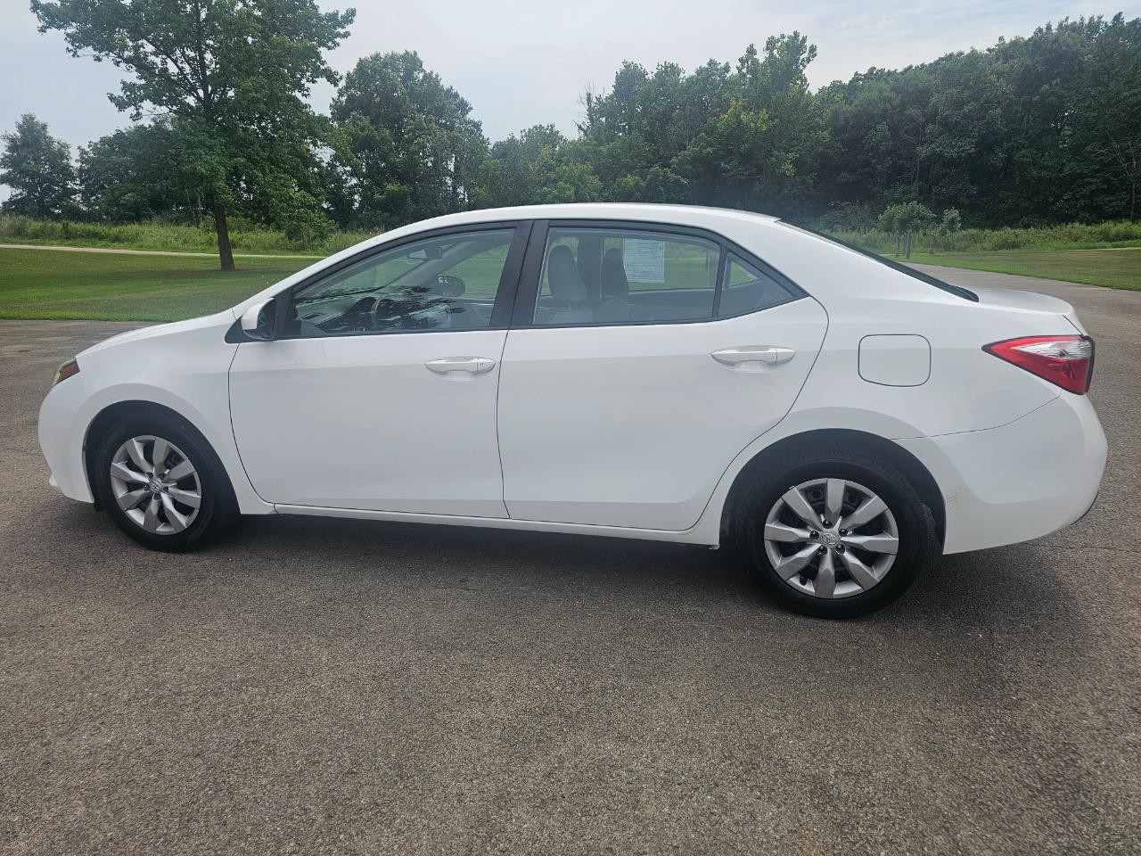Toyota Corolla 4dr Sdn CVT LE Premium (Natl) 2015