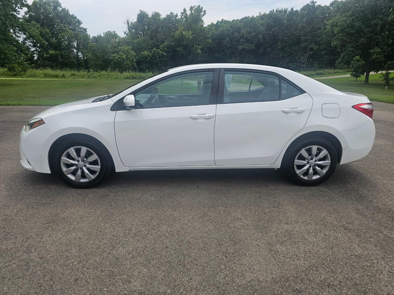Toyota Corolla 4dr Sdn CVT LE Premium (Natl) 2015