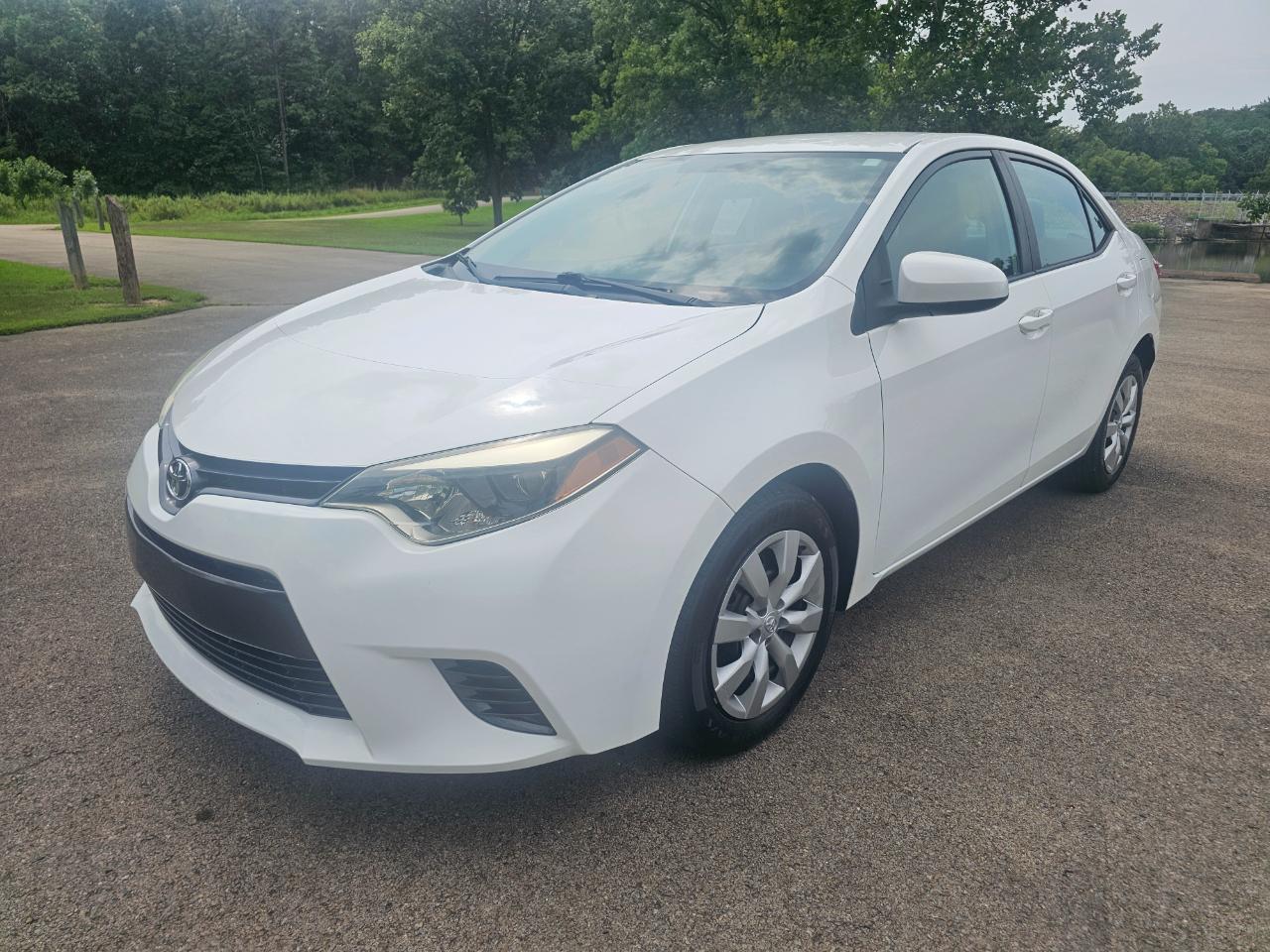 Toyota Corolla 4dr Sdn CVT LE Premium (Natl) 2015