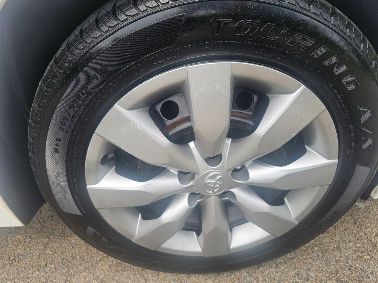 Toyota Corolla 4dr Sdn CVT LE Premium (Natl) 2015