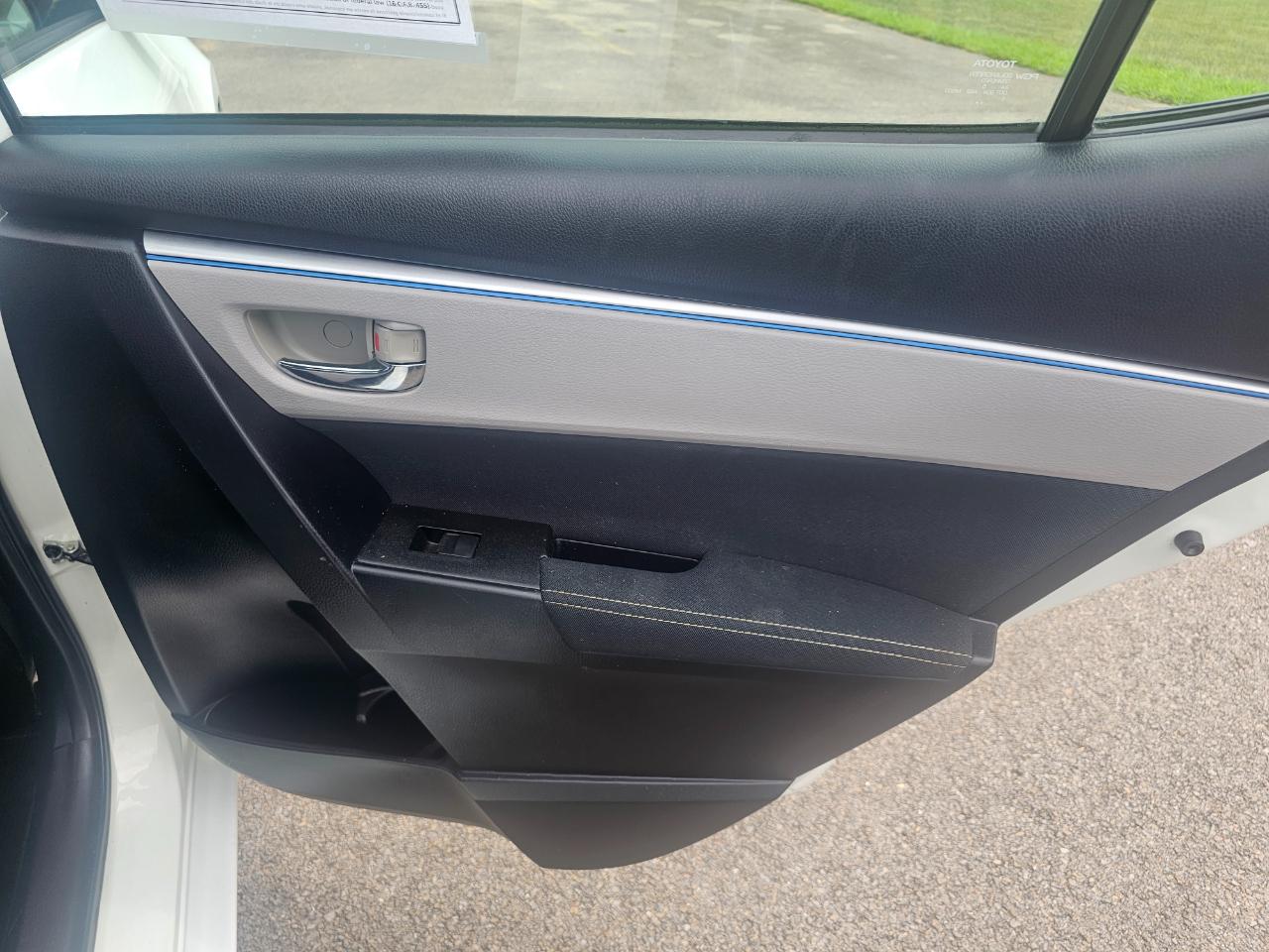 Toyota Corolla 4dr Sdn CVT LE Premium (Natl) 2015