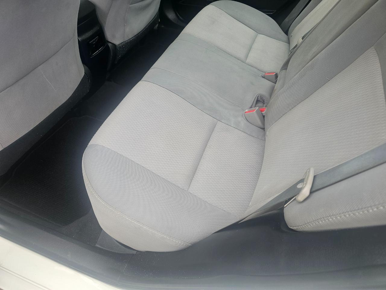 Toyota Corolla 4dr Sdn CVT LE Premium (Natl) 2015
