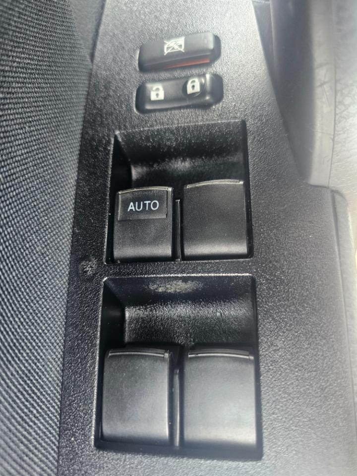 Toyota Corolla 4dr Sdn CVT LE Premium (Natl) 2015