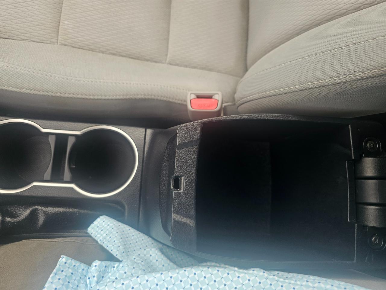 Toyota Corolla 4dr Sdn CVT LE Premium (Natl) 2015