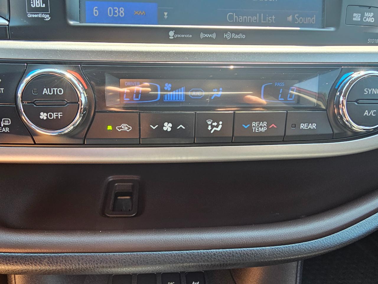 Toyota Highlander Limited V6 AWD (Natl) 2018