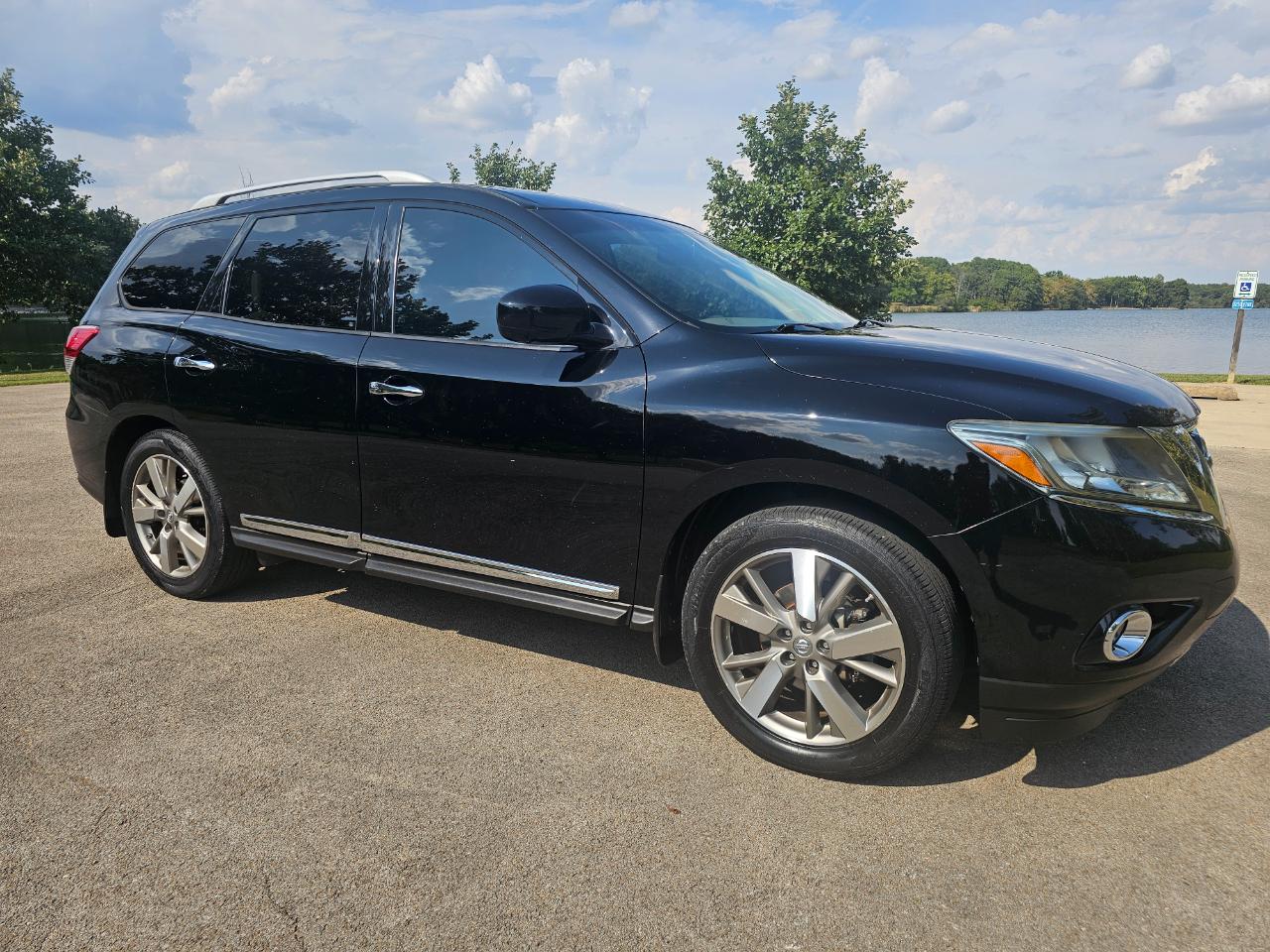 Nissan Pathfinder 2WD 4dr Platinum 2014