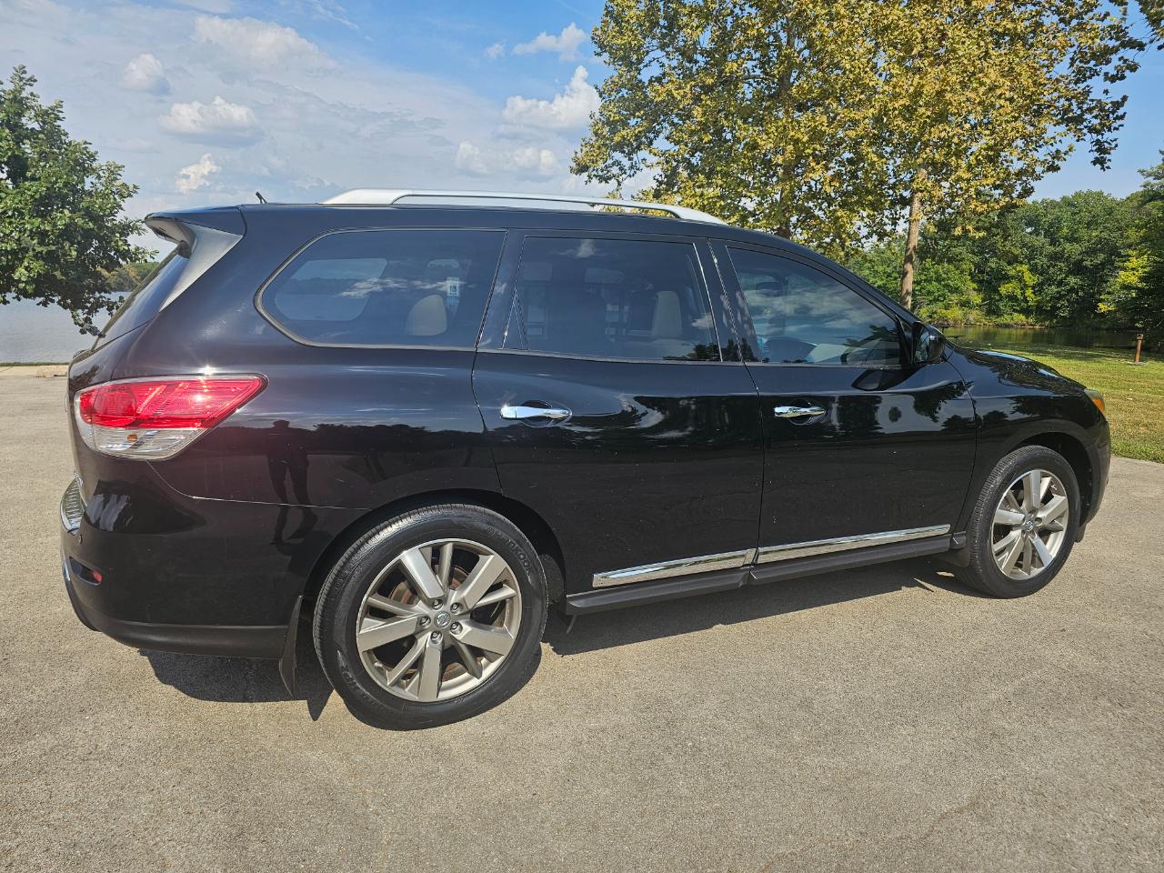 Nissan Pathfinder 2WD 4dr Platinum 2014