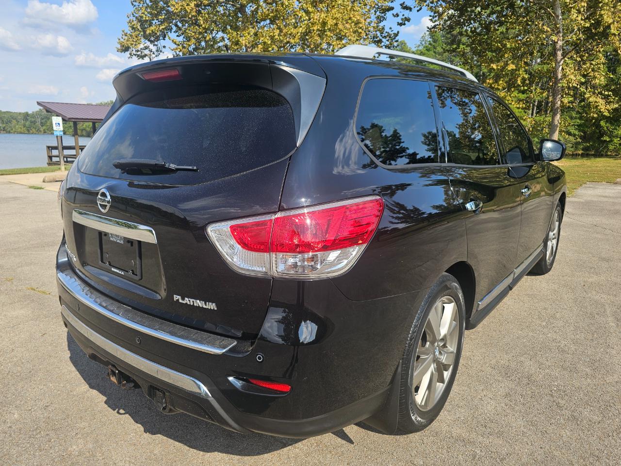 Nissan Pathfinder 2WD 4dr Platinum 2014