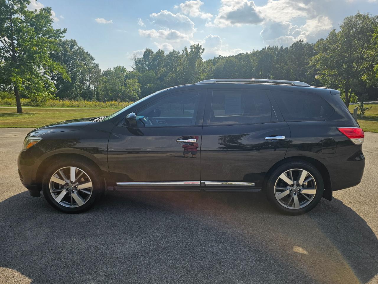 Nissan Pathfinder 2WD 4dr Platinum 2014