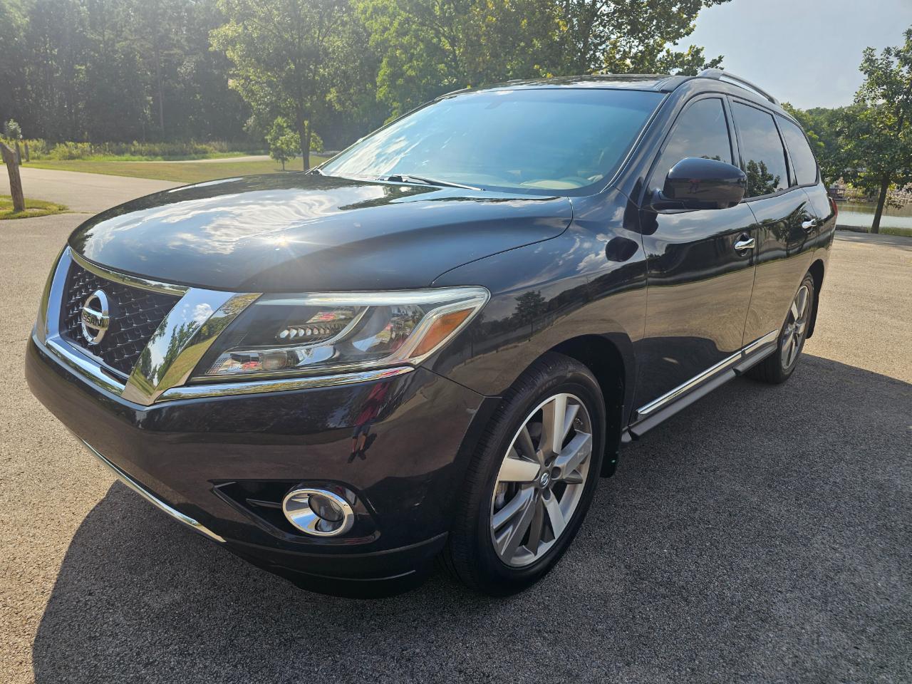 Nissan Pathfinder 2WD 4dr Platinum 2014