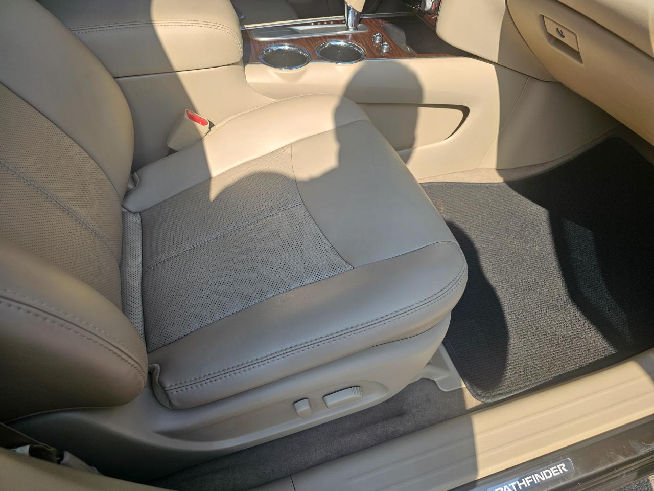 Nissan Pathfinder 2WD 4dr Platinum 2014