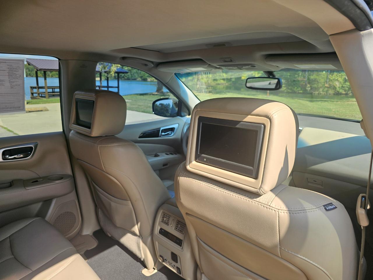 Nissan Pathfinder 2WD 4dr Platinum 2014