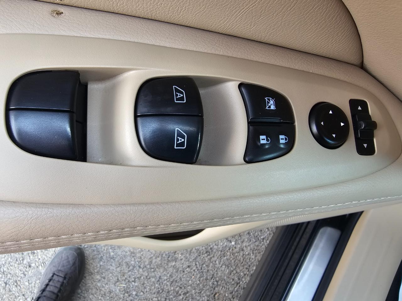 Nissan Pathfinder 2WD 4dr Platinum 2014