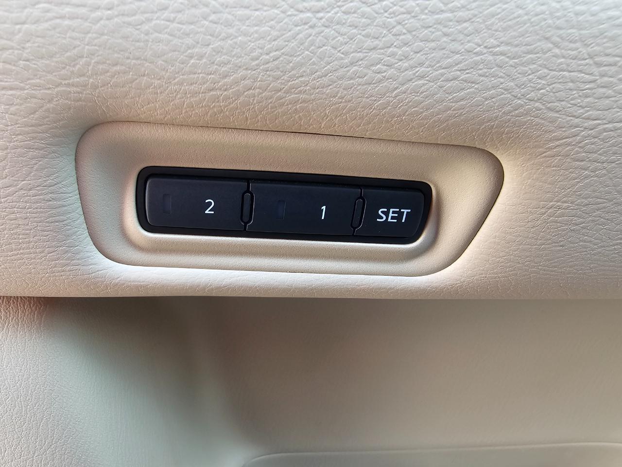 Nissan Pathfinder 2WD 4dr Platinum 2014