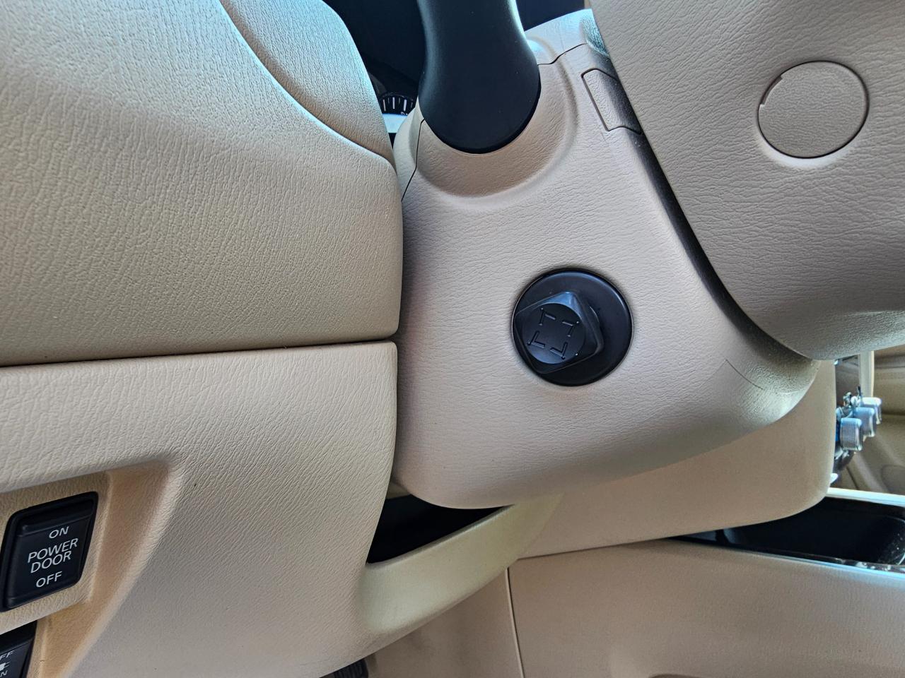 Nissan Pathfinder 2WD 4dr Platinum 2014