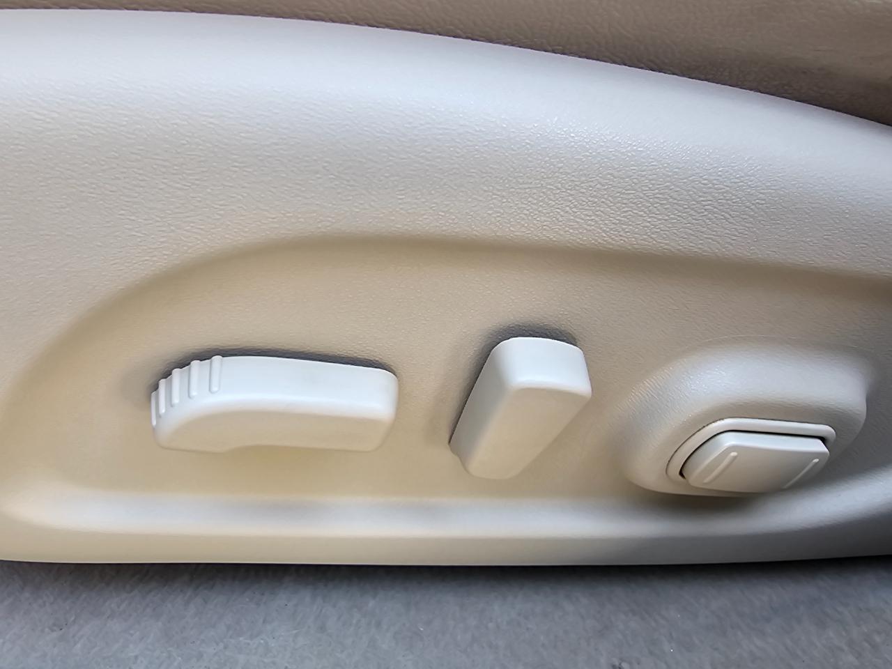 Nissan Pathfinder 2WD 4dr Platinum 2014