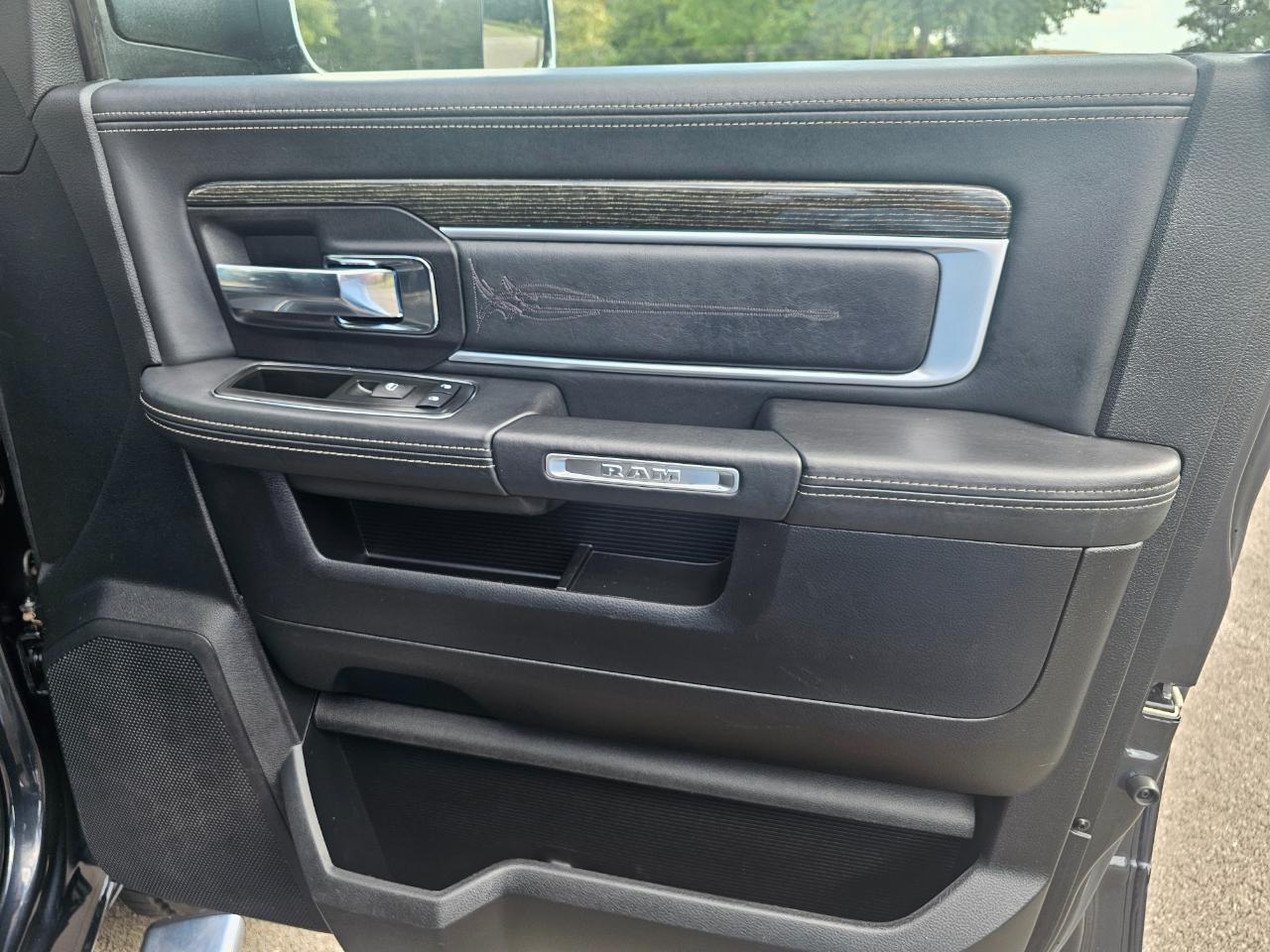 RAM 2500 4WD Crew Cab 149" Longhorn Limited 2015