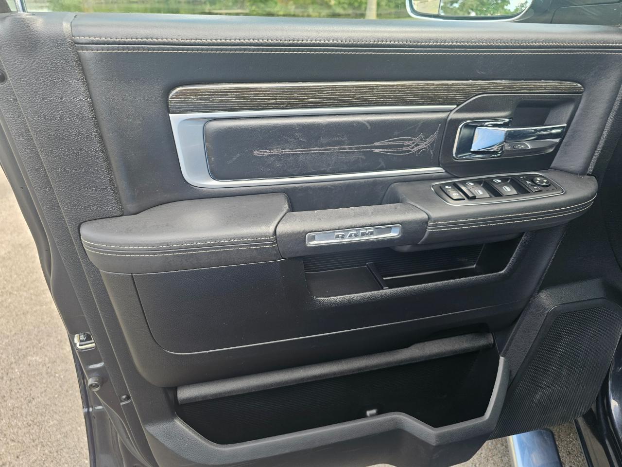 RAM 2500 4WD Crew Cab 149" Longhorn Limited 2015